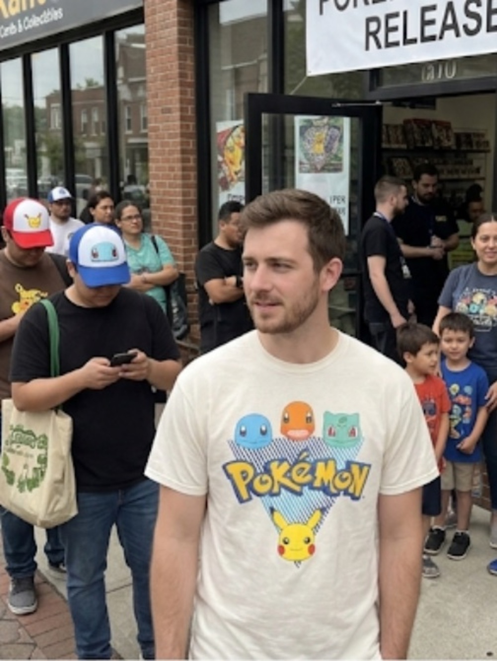 Pokemon Cream Graphic Shirt Men’s Size Medium